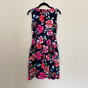 Vince Camuto pleated Floral Dress with Pockets